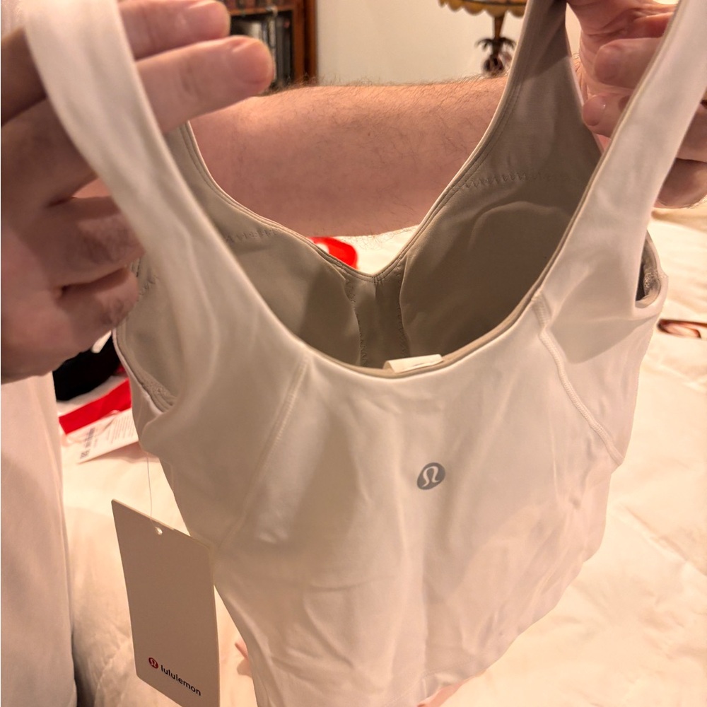 Lululemon - Picture 3 of 6